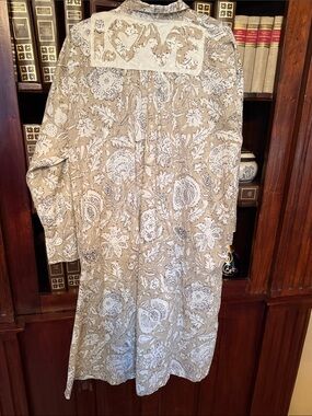 Namsar.    L/xl.   Beige Floral Button-Up Shirt. High low. Cotton new